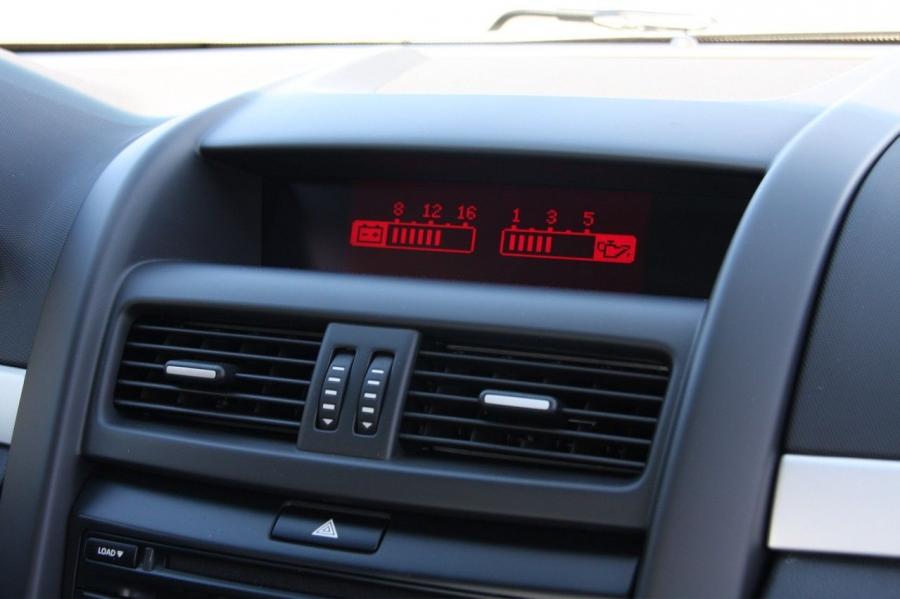  Pontiac G8 2008 года  (фото 28 из 85)
